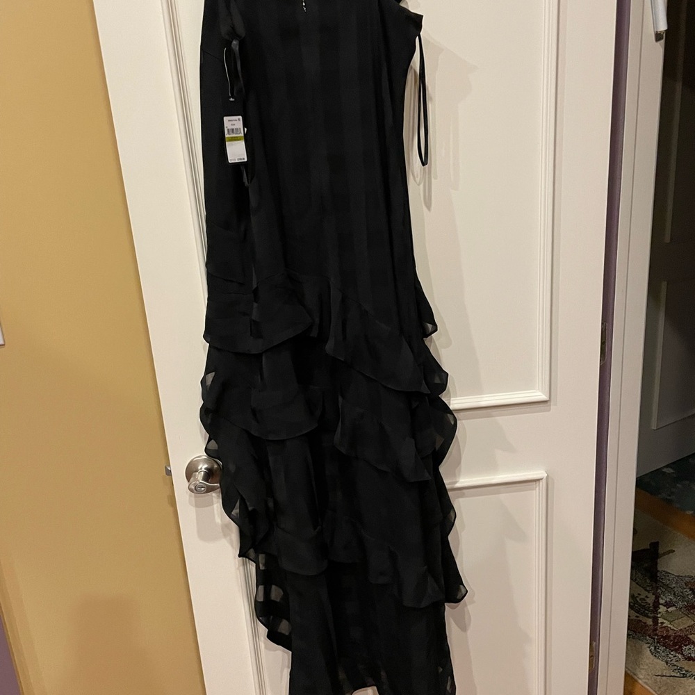Dress - Picture 4 of 5